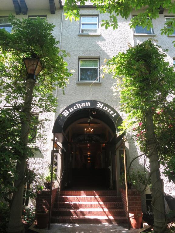 The Buchan Hotel Vancouver Exterior photo