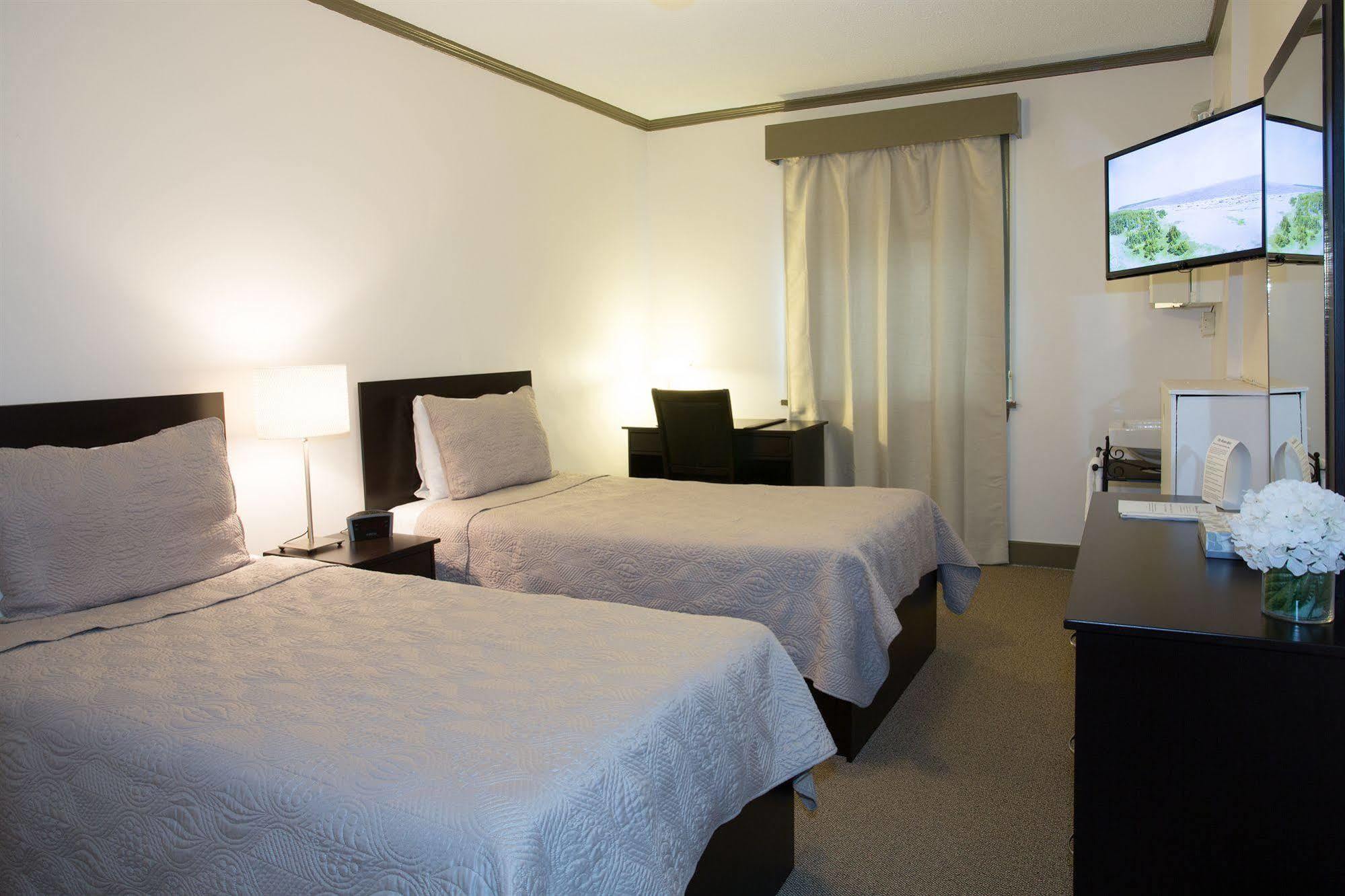 The Buchan Hotel Vancouver Exterior photo