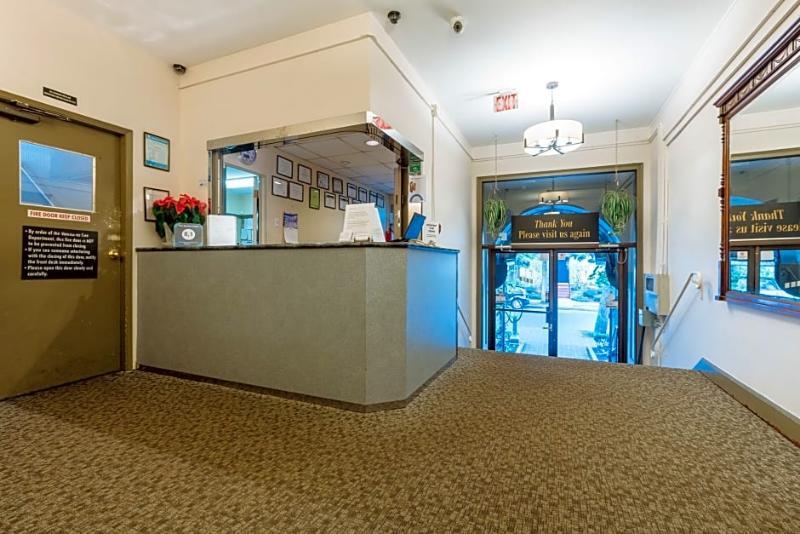 The Buchan Hotel Vancouver Exterior photo