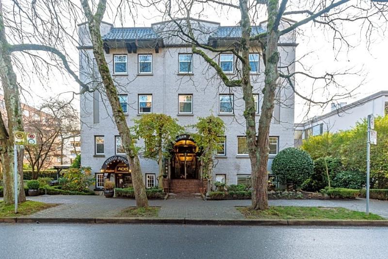 The Buchan Hotel Vancouver Exterior photo